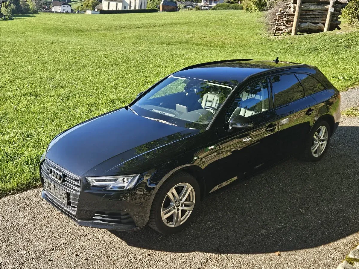 Audi A4 2017 photo 2