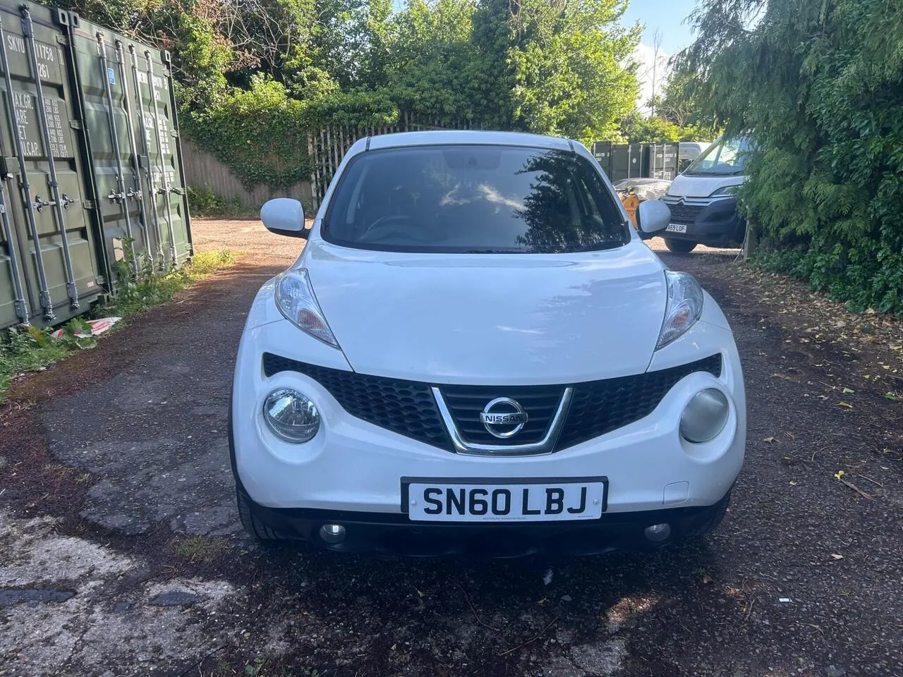 Nissan Juke 2010 photo 2