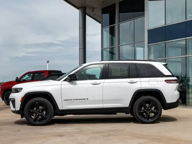 Jeep Grand Cherokee 2026 photo 5