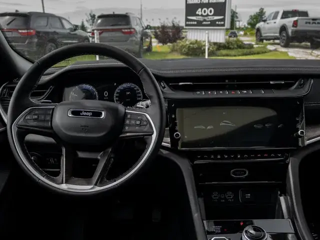 Jeep Grand Cherokee 2026 photo 3