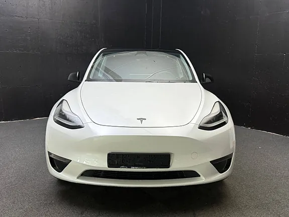 Tesla Model Y 2024 photo 3