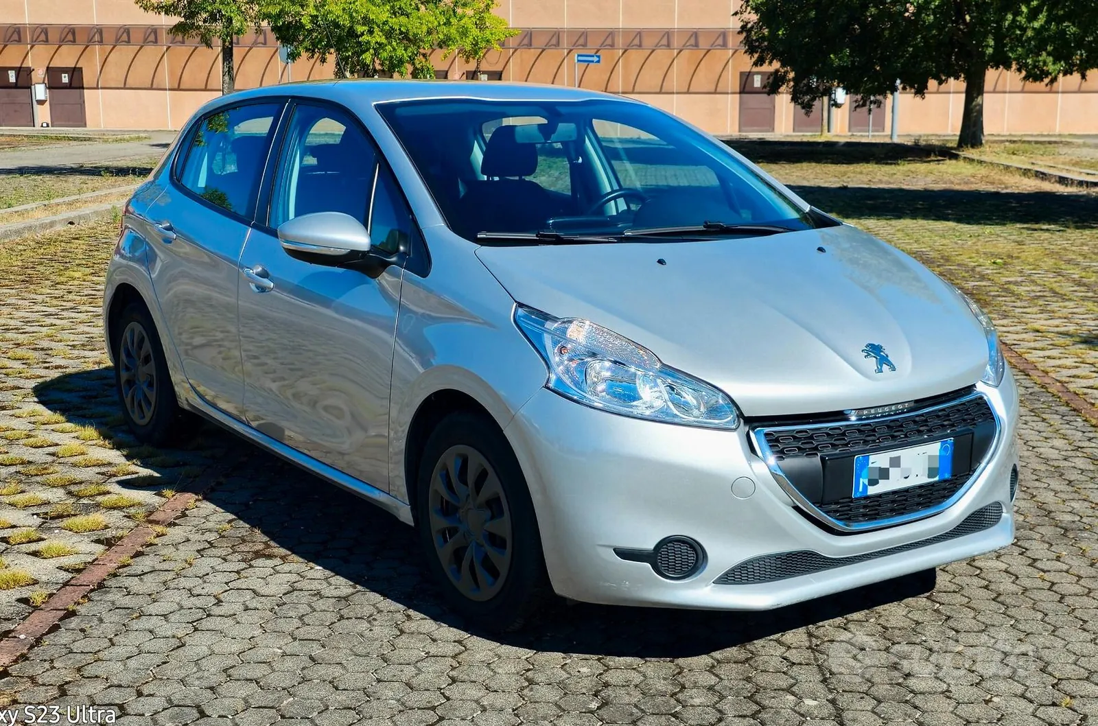 Peugeot 208 2014 photo 3