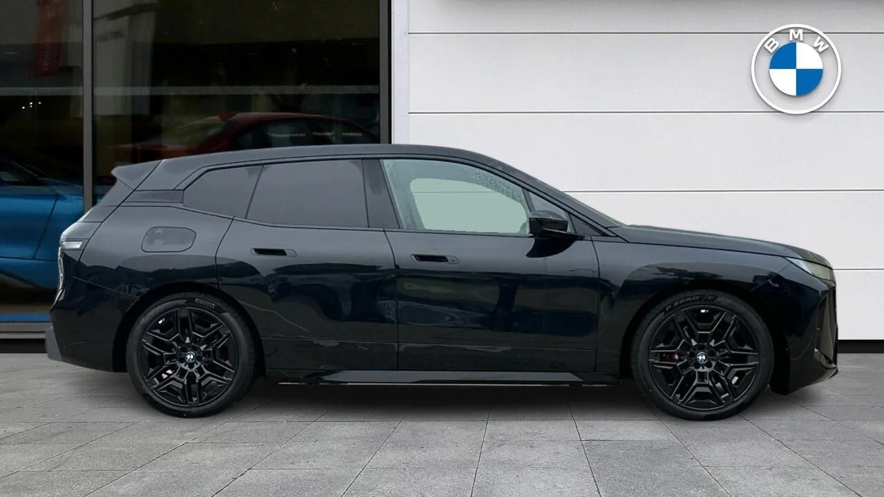 BMW Ix photo 4