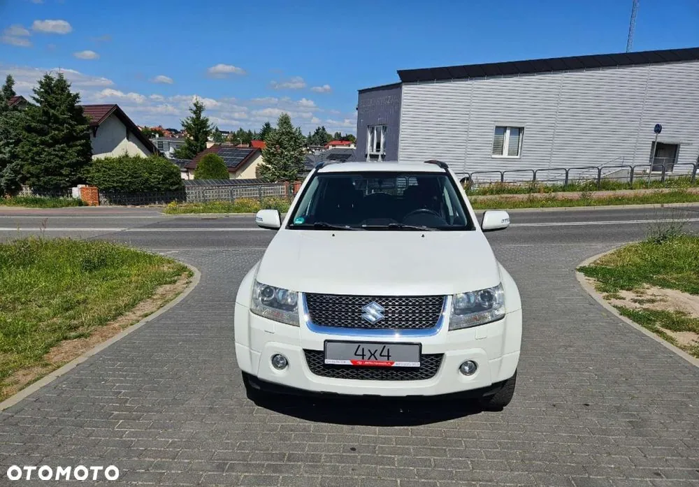 Suzuki Grand Vitara 2012 photo 2
