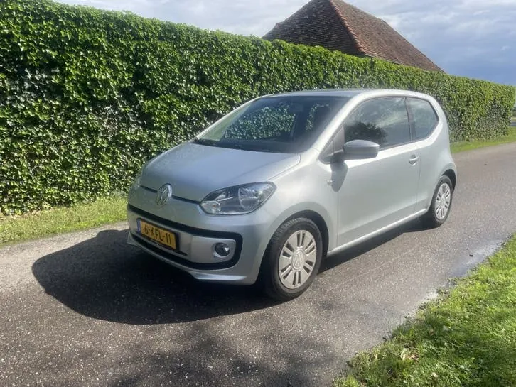 Volkswagen Up 2013 photo 2