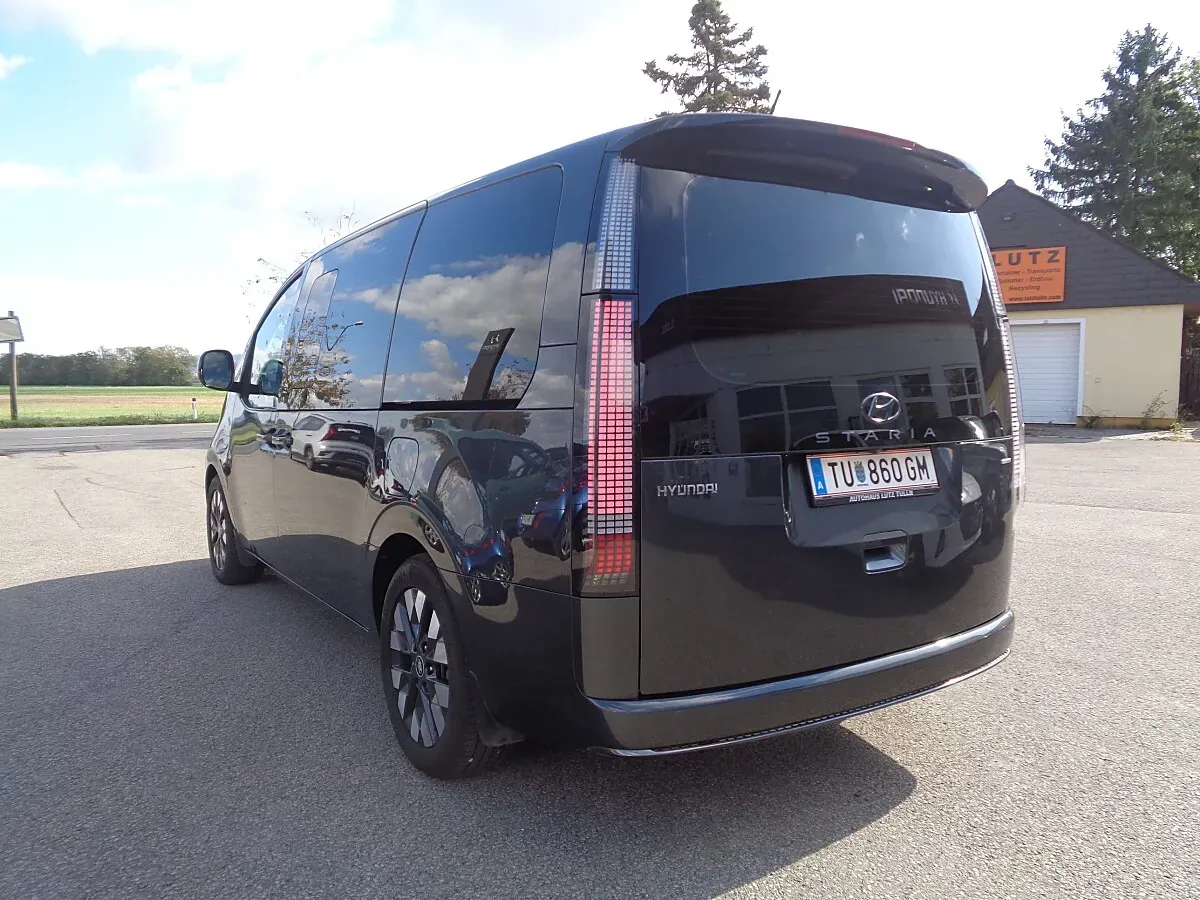 Hyundai Staria 2022 photo 3
