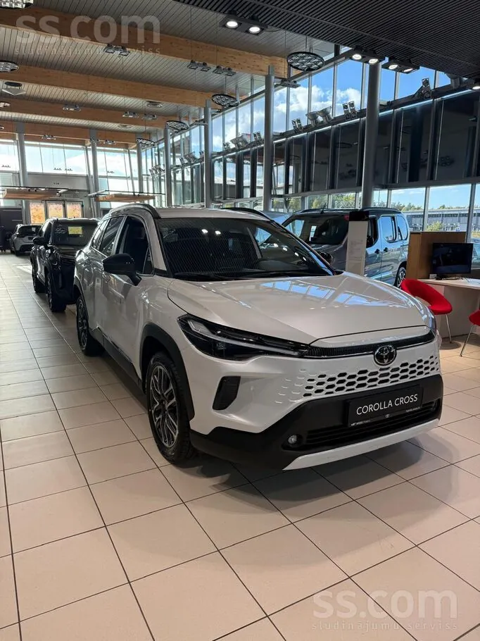Toyota Corolla Cross 2026 photo 2