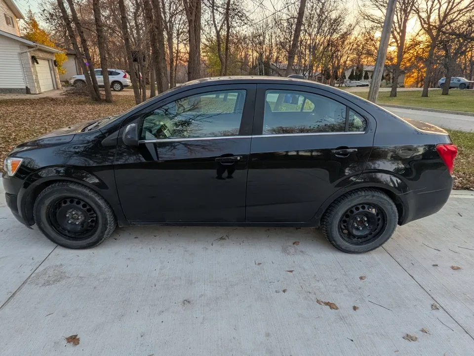 Chevrolet Sonic 2015 photo 2