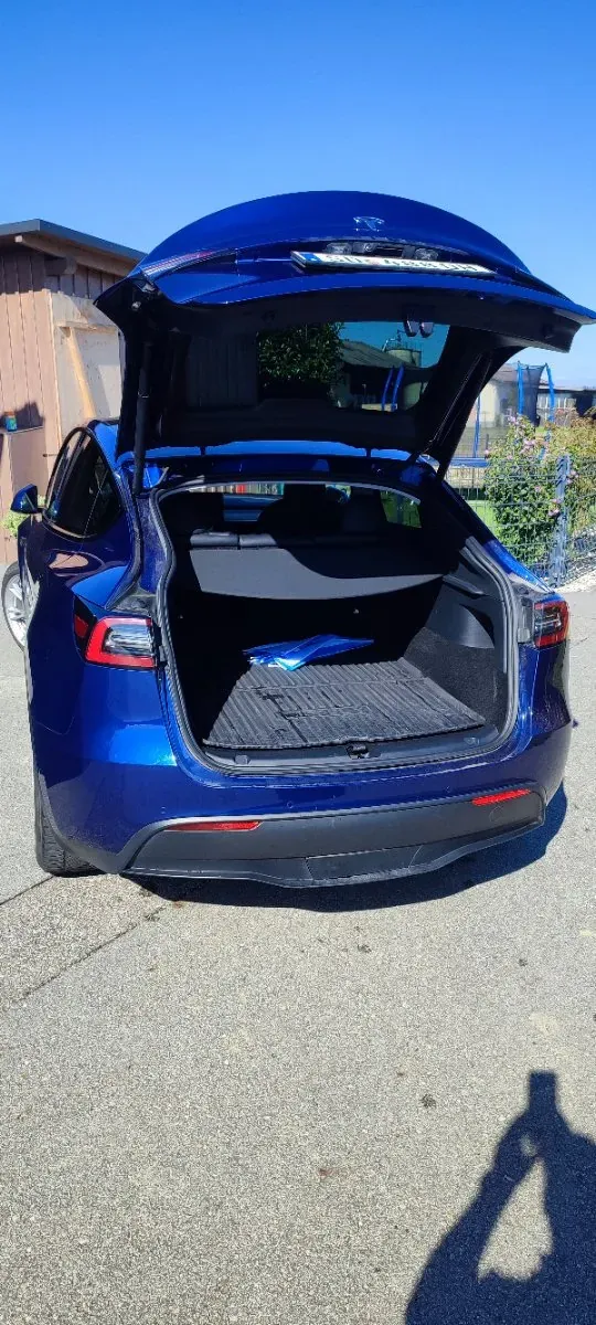 Tesla Model Y 2022 photo 2