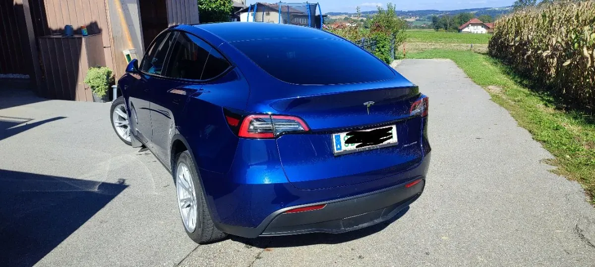 Tesla Model Y 2022 photo 3