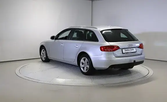Audi A4 2011 photo 3
