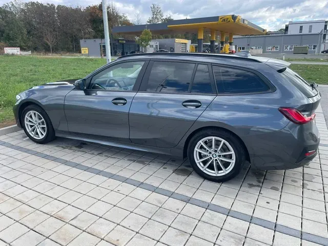 BMW 3 Series 2021 photo 3