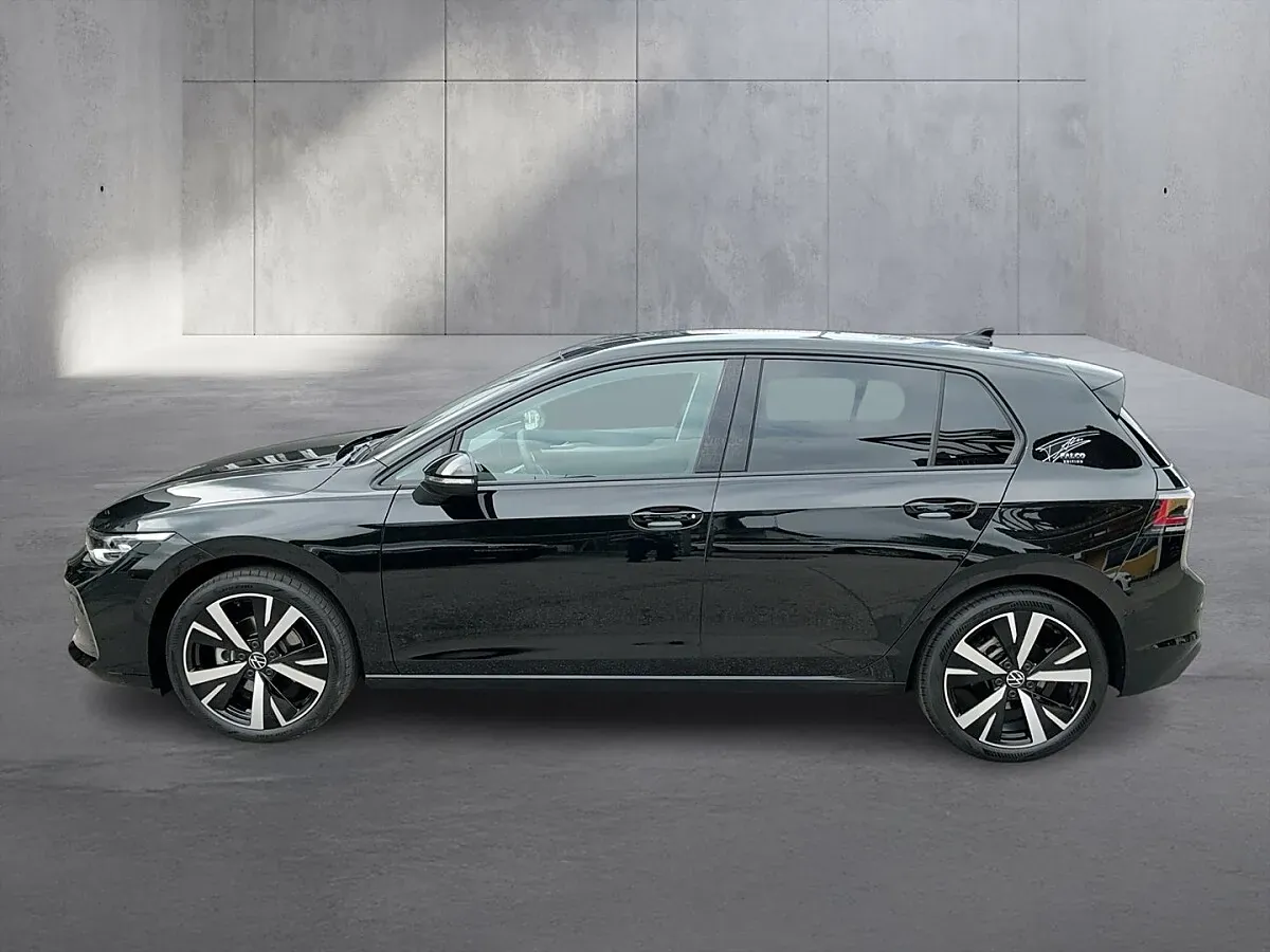 Volkswagen Golf 2026 photo 2