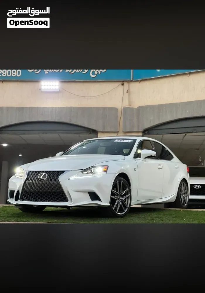 Lexus Is 250 2016 photo 2