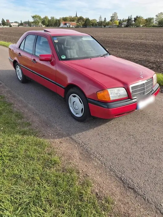 Mercedes-Benz C180