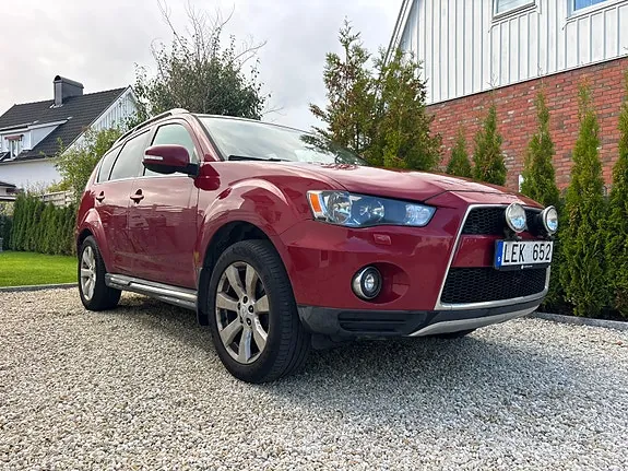 Mitsubishi Outlander 2011 photo 2