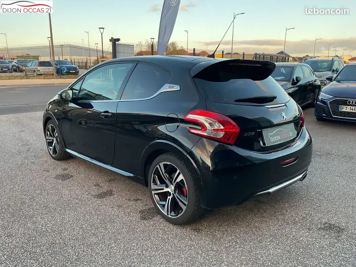 Peugeot 208 2014 photo 4