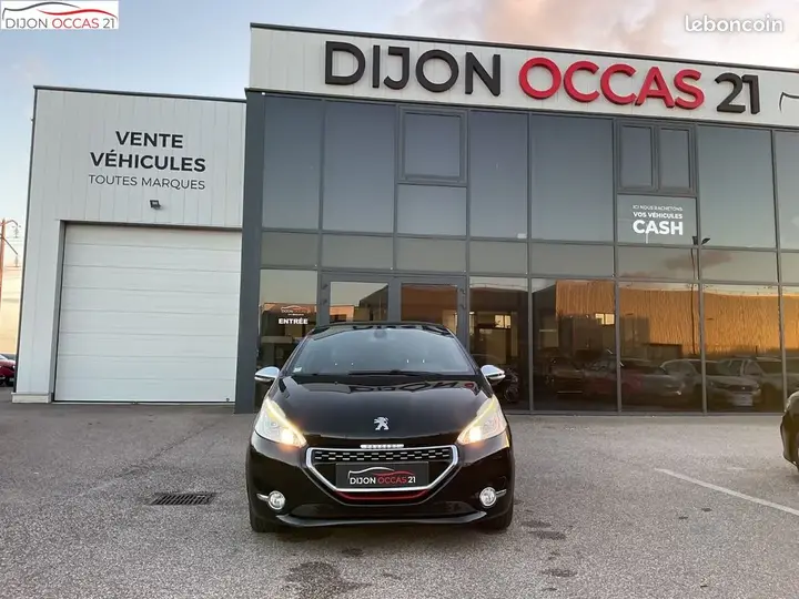 Peugeot 208 2014 photo 3