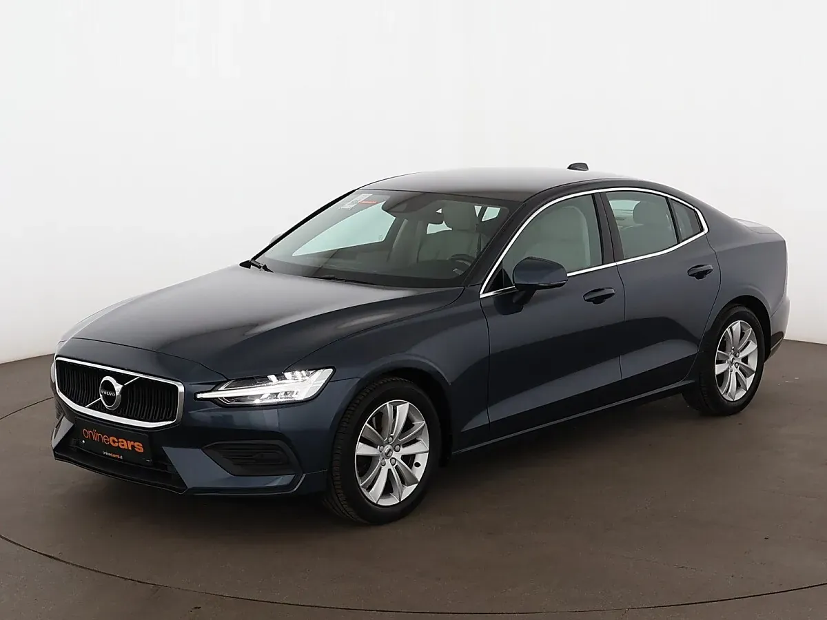 Volvo S60 2022 photo 2