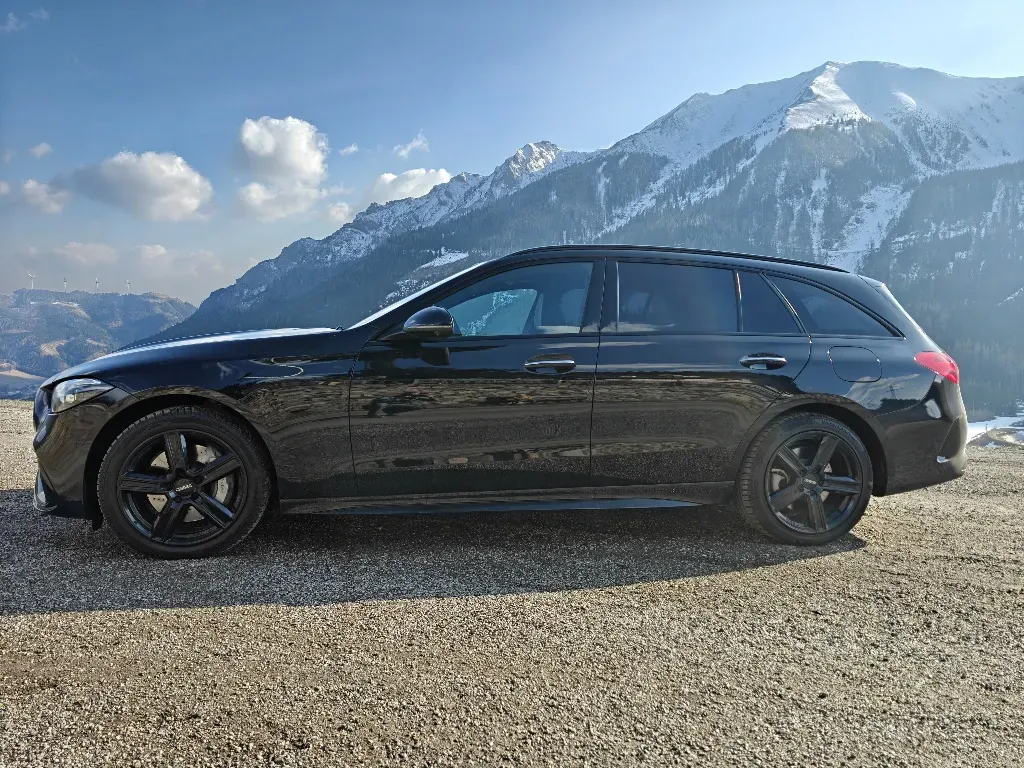 Mercedes-Benz C-Class 2023 photo 3