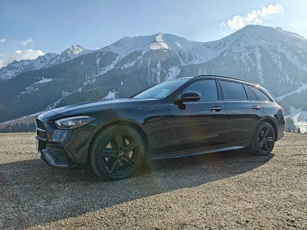 Mercedes-Benz C-Class 2023 photo 2