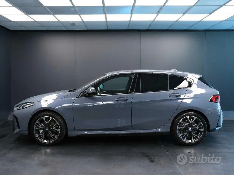 BMW 1 Series 2025 photo 5