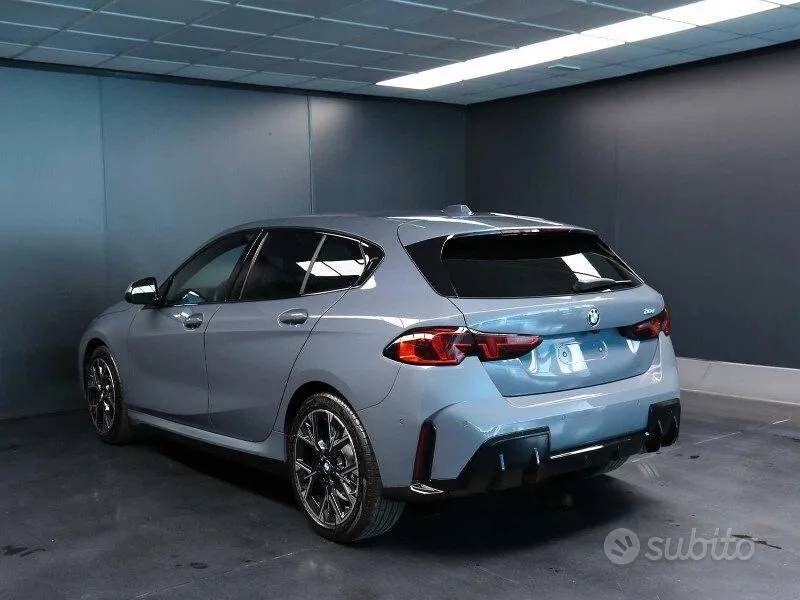 BMW 1 Series 2025 photo 3