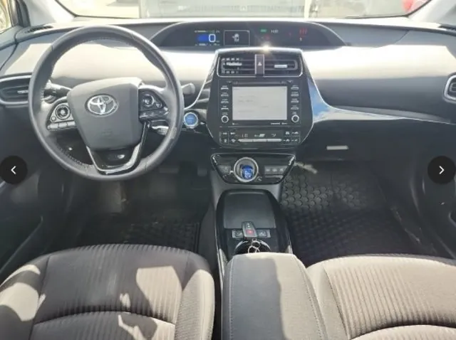Toyota Prius Prime 2022 photo 3