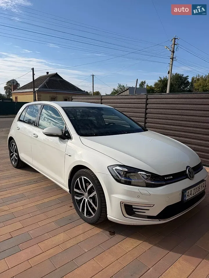 Volkswagen E-Golf 2019 photo 2