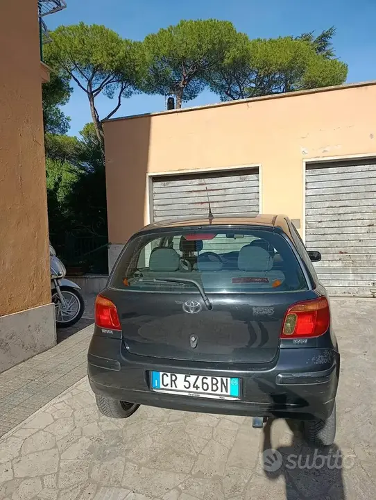 Toyota Yaris 2004 photo 2