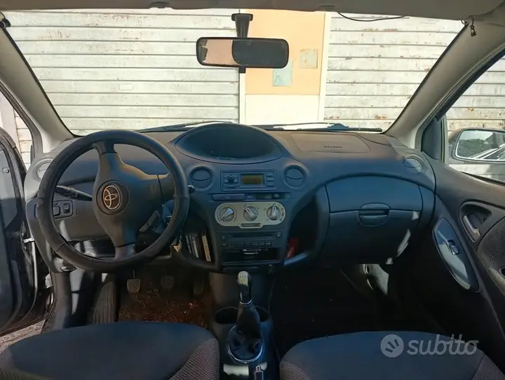 Toyota Yaris 2004 photo 5