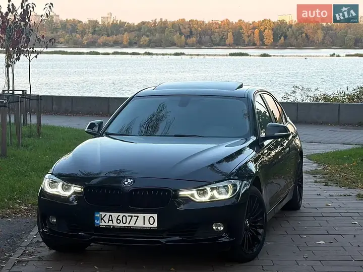 BMW 3 Series 2012 photo 3