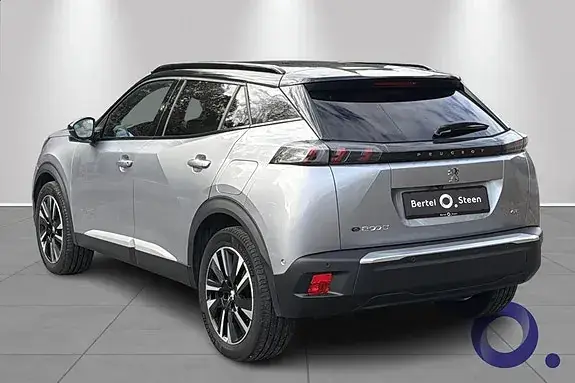 Peugeot E-2008 2021 photo 3