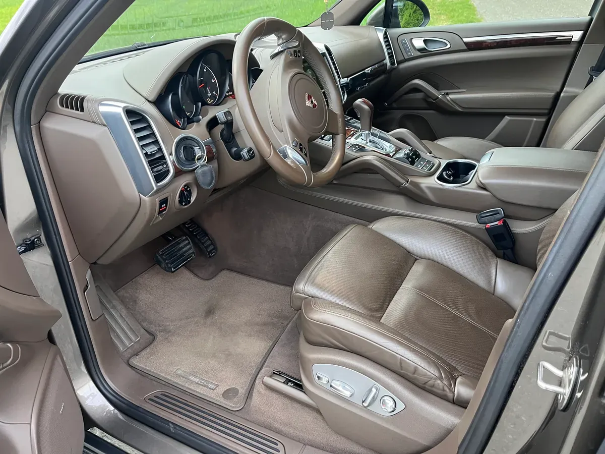Porsche Cayenne 2010 photo 3