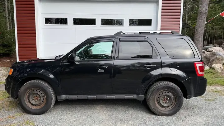 Ford Escape 2011 photo 3