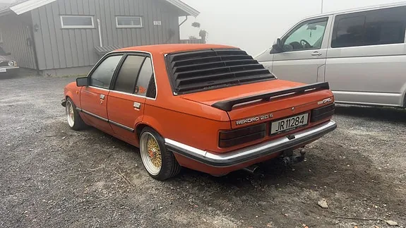 Opel Rekord 1980 photo 4