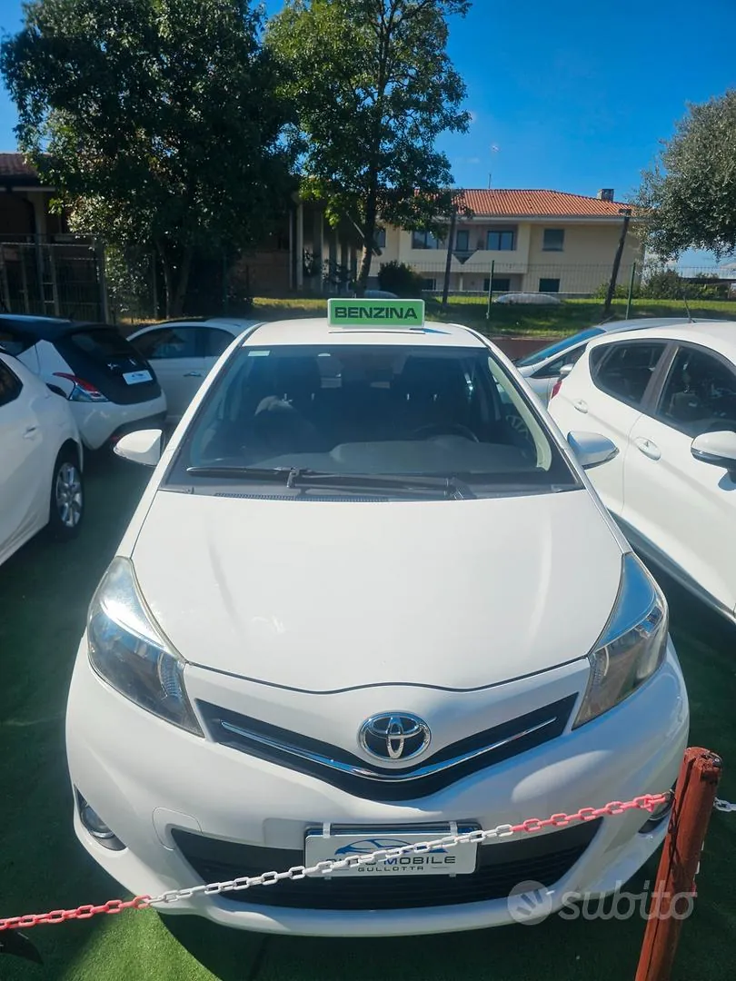 Toyota Yaris 2014 photo 2