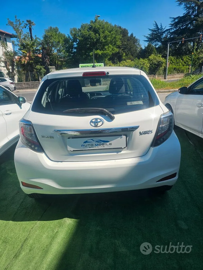 Toyota Yaris 2014 photo 5