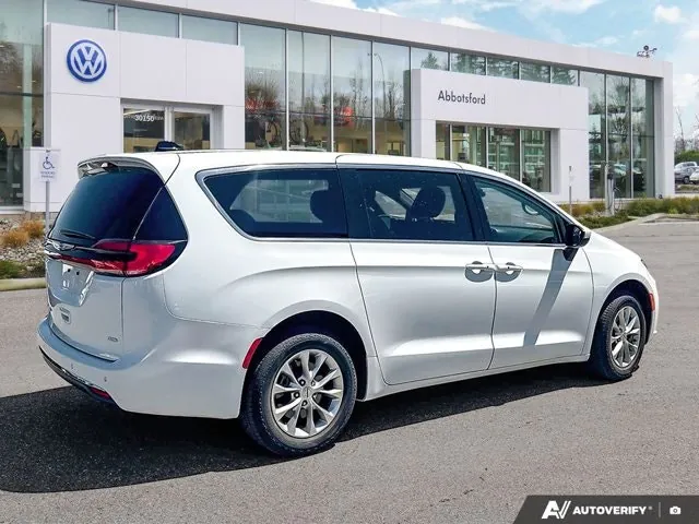 Chrysler Pacifica 2023 photo 5
