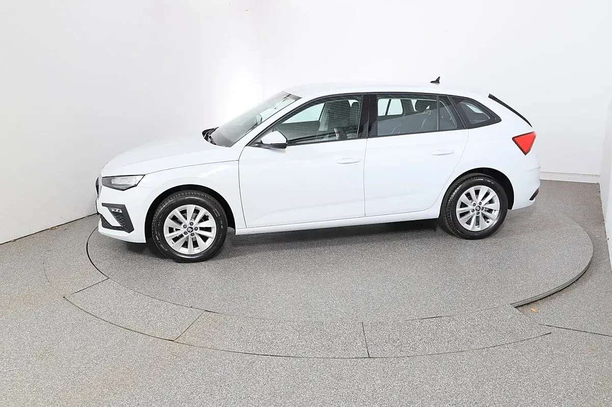Skoda Scala 2025 photo 2