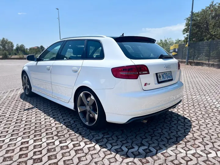Audi A3 2011 photo 4