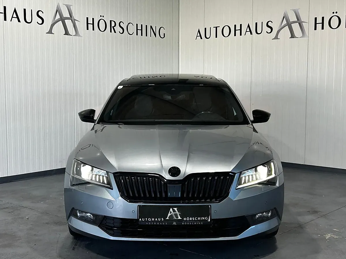 Skoda Superb 2019 photo 2