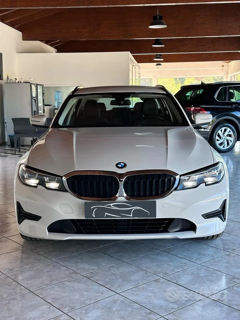 BMW 318D 2023 photo 2