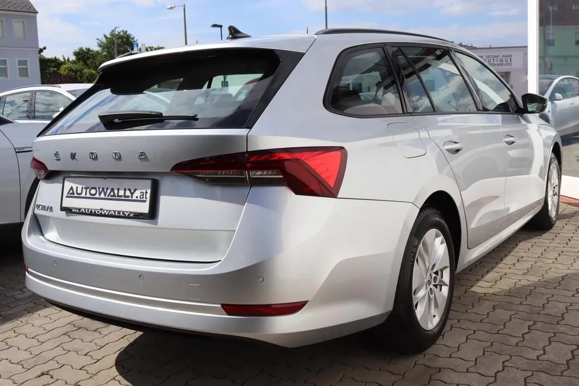 Skoda Octavia 2022 photo 3