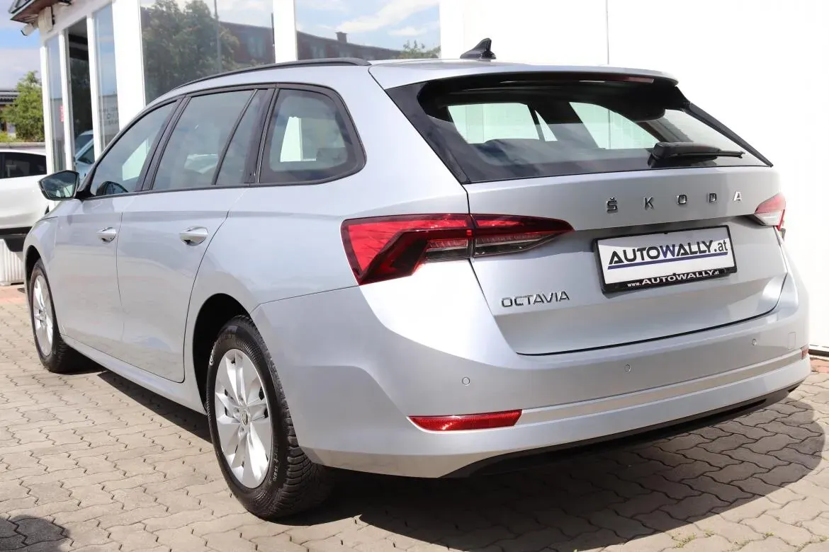 Skoda Octavia 2022 photo 2