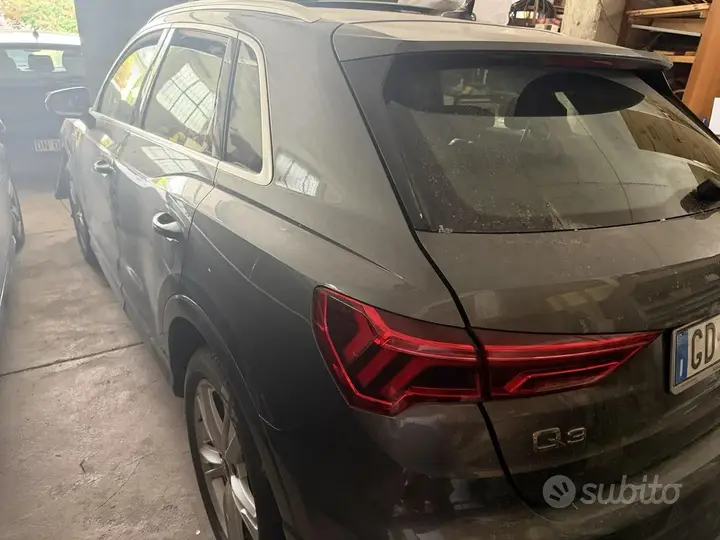Audi Q3 2021 photo 2