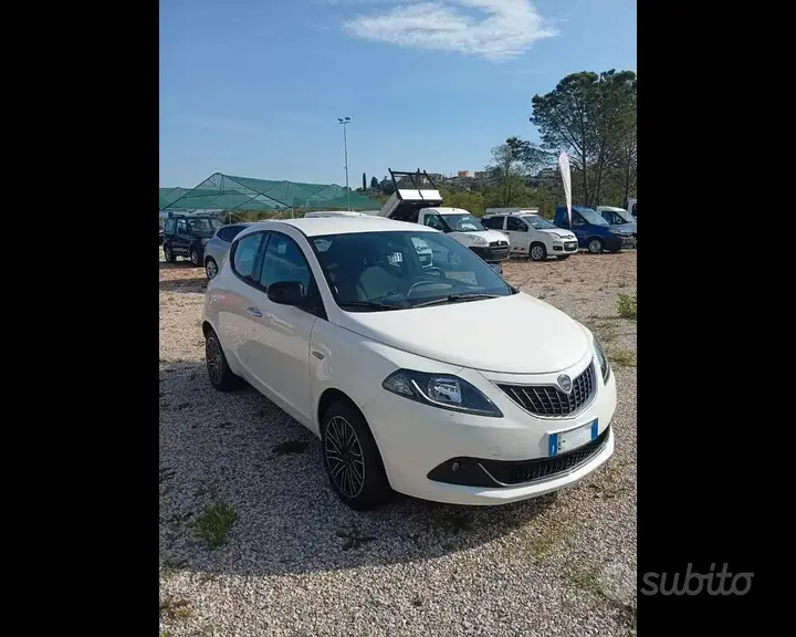 Lancia Ypsilon 2023 photo 4