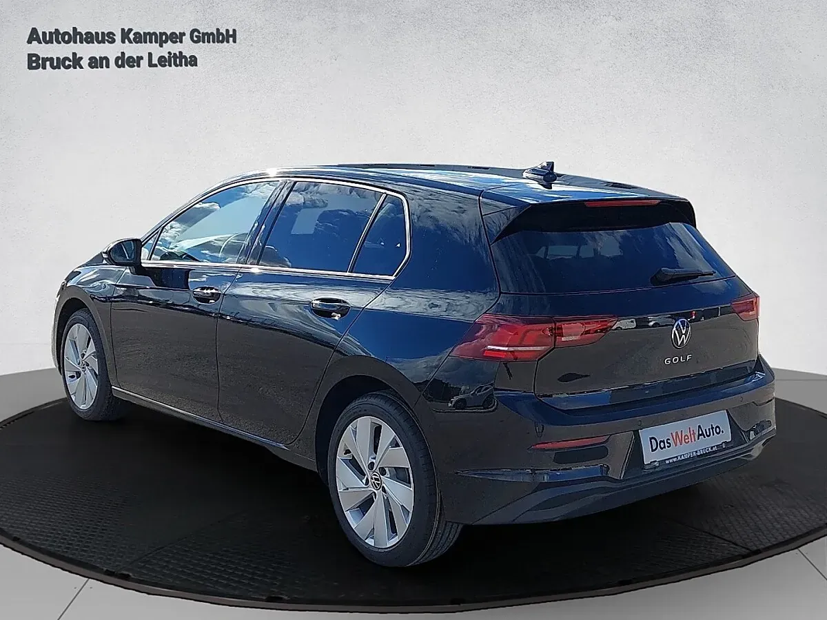 Volkswagen Golf 2026 photo 3