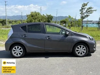 Toyota Aqua 2014 photo 4