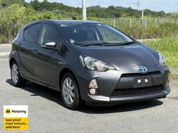 Toyota Aqua 2014 photo 2